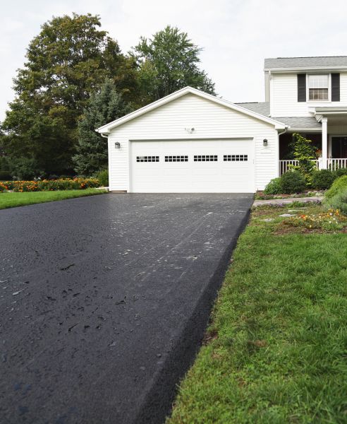 Blacktop Driveway Paving in Gilroy