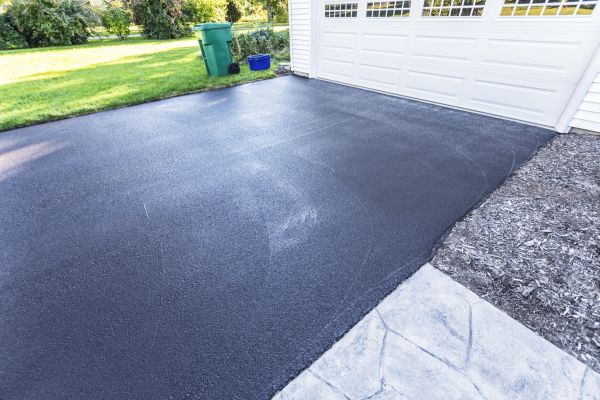 Blacktop Driveway Service in Gilroy