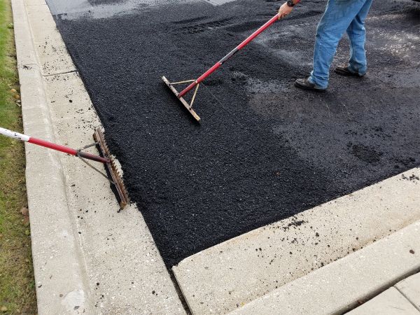 Asphalt Driveway Service in Gilroy